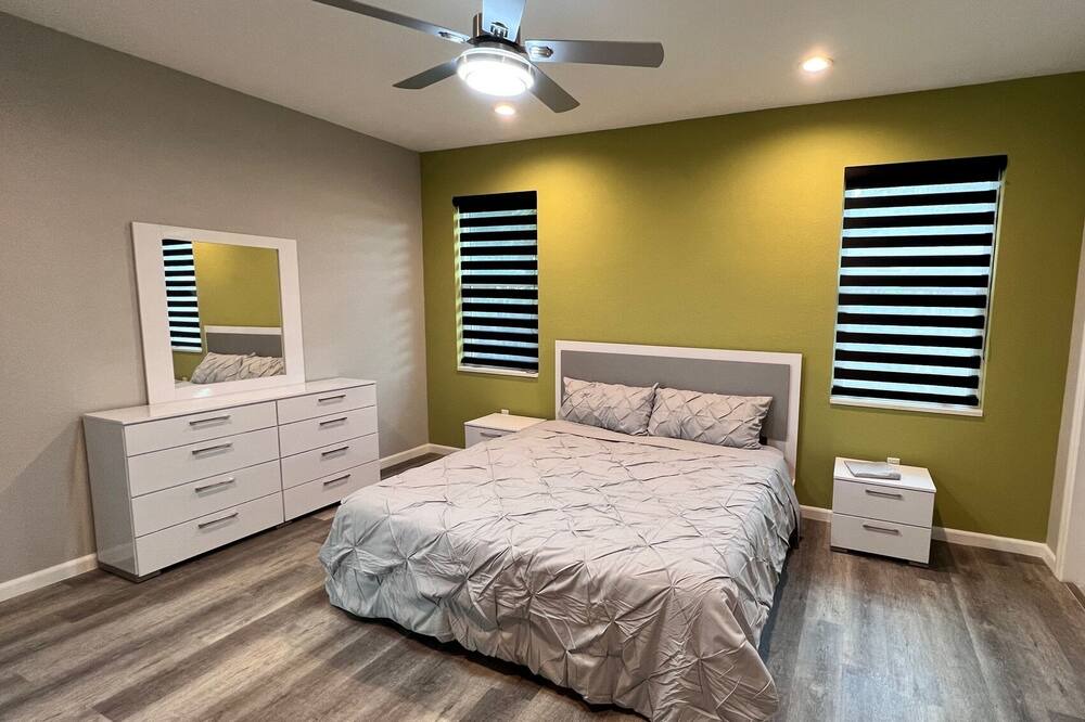 Photo of Bedroom in Desoto Lakes