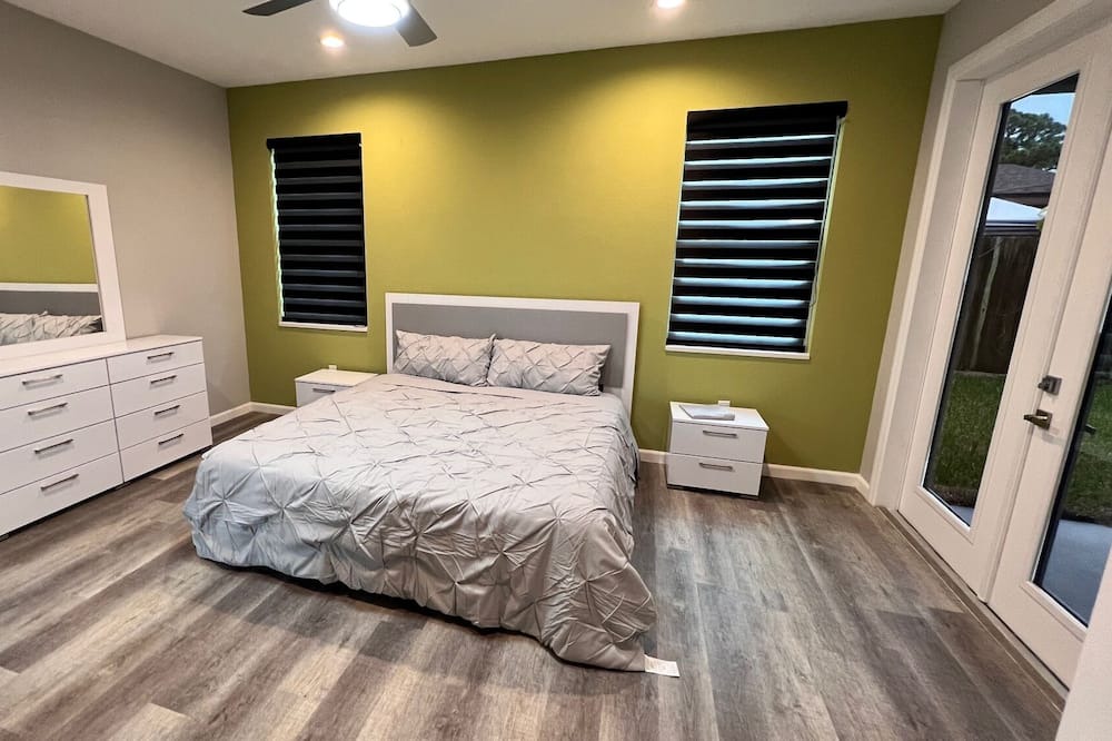 Photo of Bedroom in Desoto Lakes