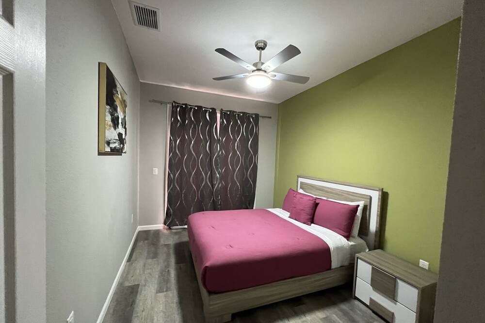 Photo of Bedroom in Desoto Lakes