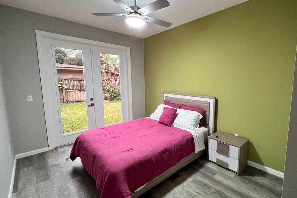 Photo of Bedroom in Desoto Lakes