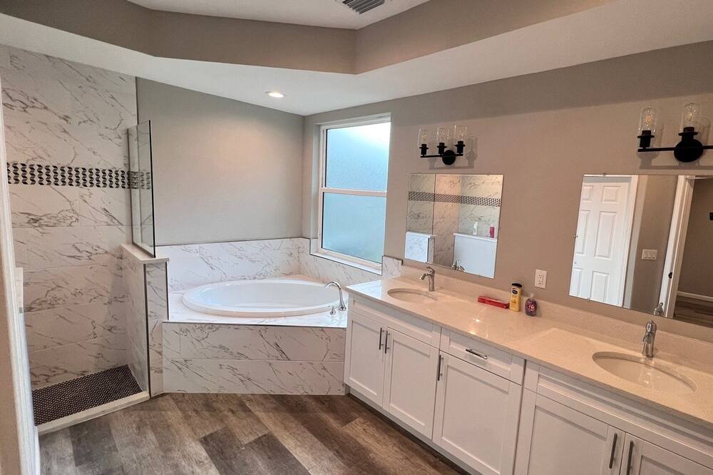 Photo of Bathroom in Desoto Lakes
