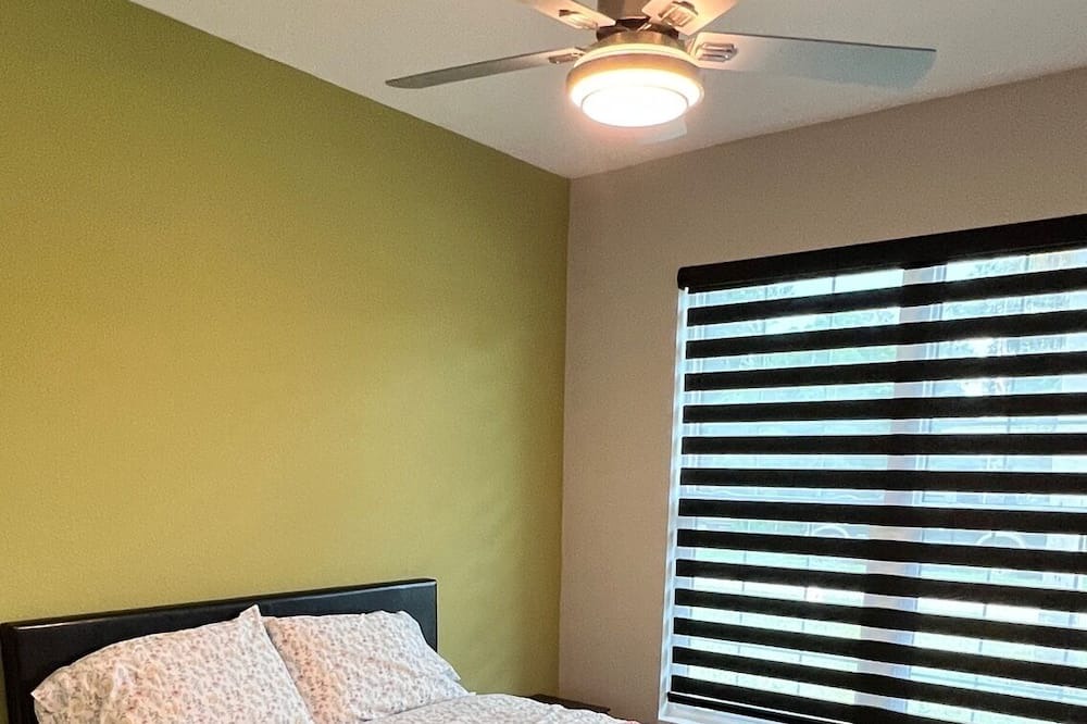 Photo of Bedroom in Desoto Lakes
