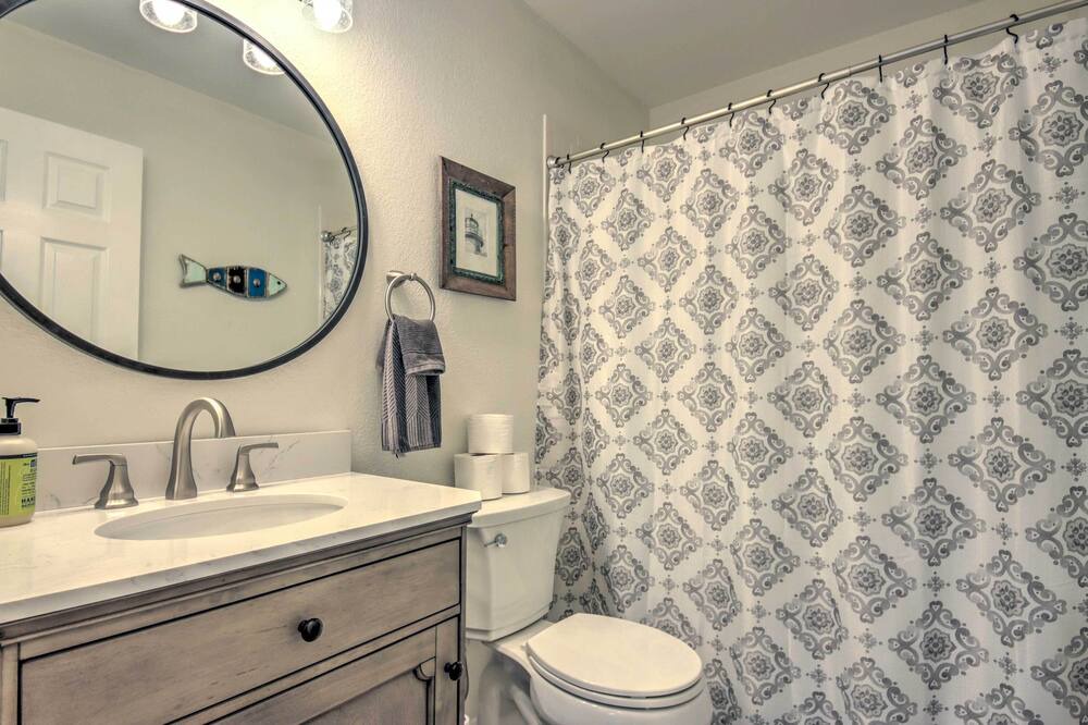 Photo of Bathroom in Highland
