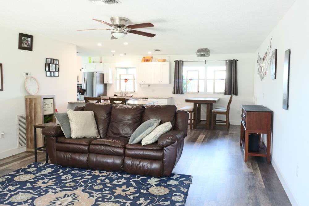 Photo of Livingroom in Sebring