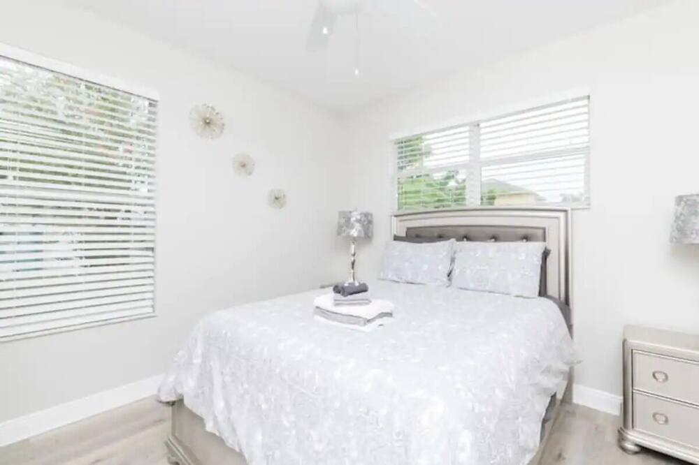 Photo of Bedroom in Bay Port Colony