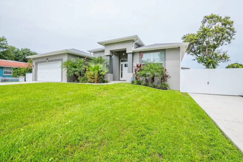 Photo of Outdoor in Bay Port Colony
