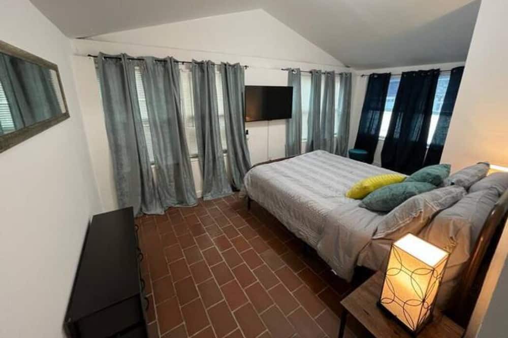 Photo of Bedroom in Little Haiti