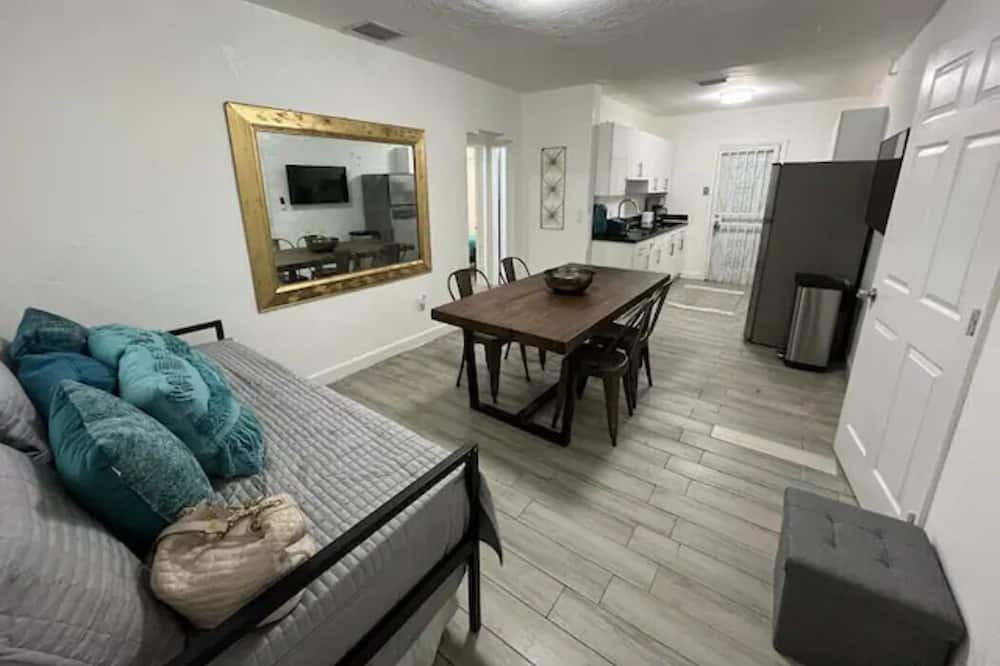 Photo of Livingroom in Little Haiti