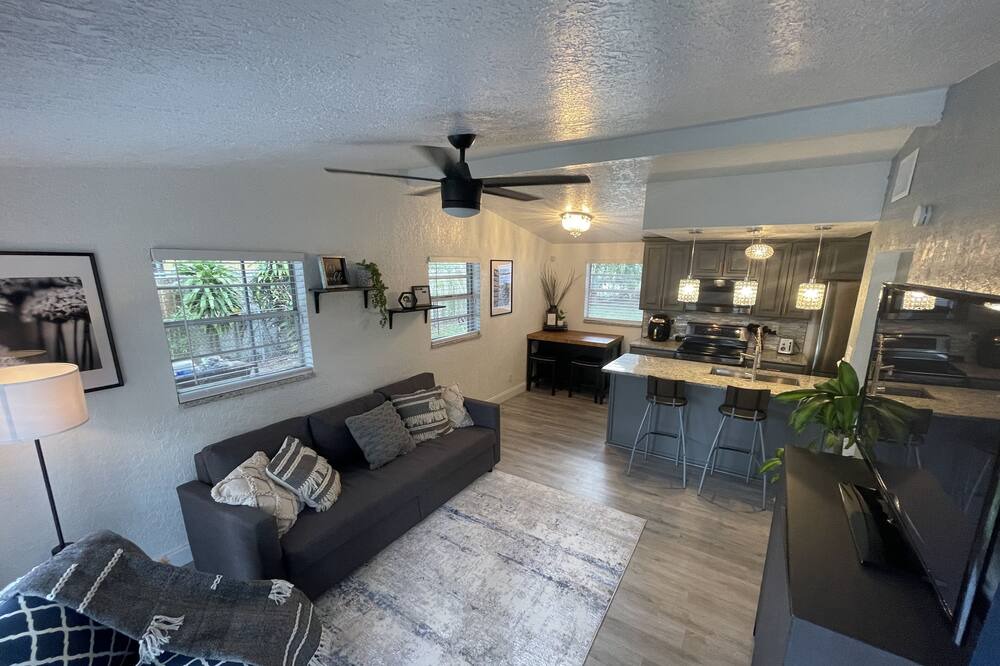 Photo of Livingroom in Orient Park