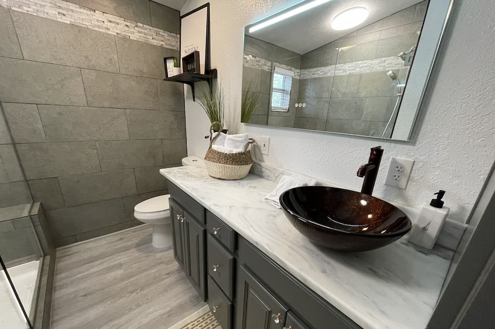 Photo of Bathroom in Orient Park