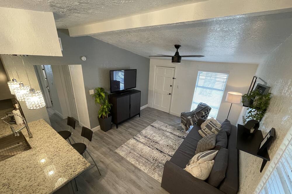 Photo of Livingroom in Orient Park