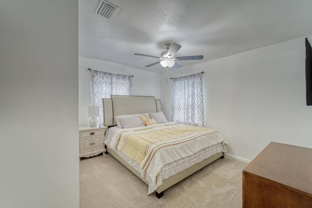 Photo of Bedroom in Concerned Citizens of Gibsonton Area
