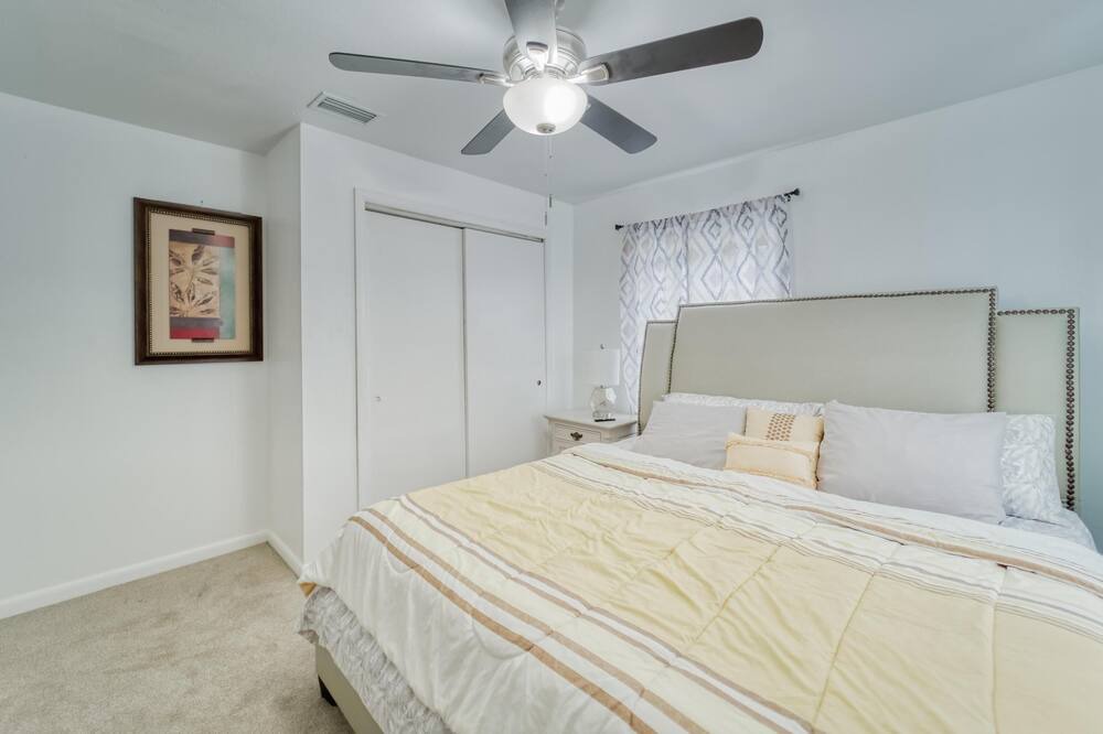 Photo of Bedroom in Concerned Citizens of Gibsonton Area