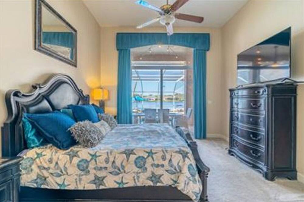Photo of Bedroom in Bearss Plaza