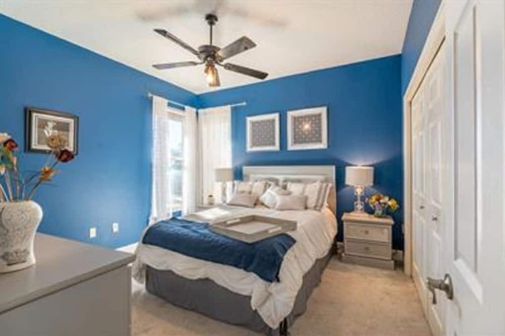 Photo of Bedroom in Bearss Plaza