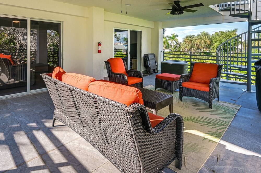 Photo of Patio Balcony in Isles of Capri