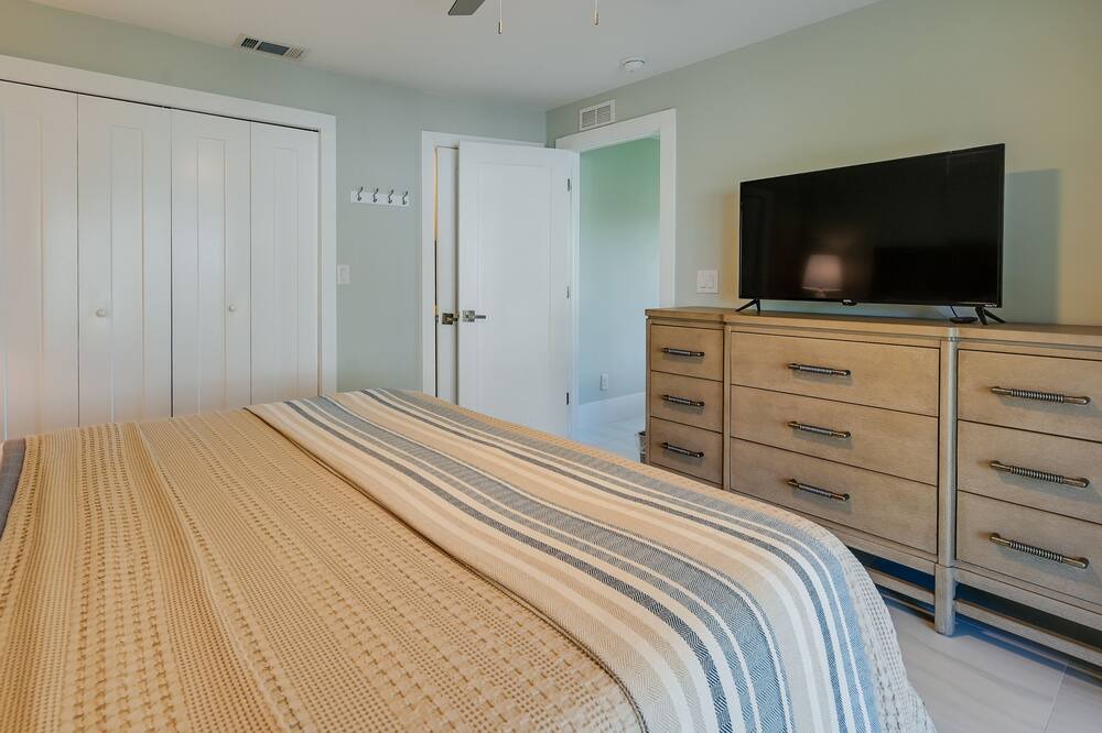 Photo of Bedroom in Isles of Capri