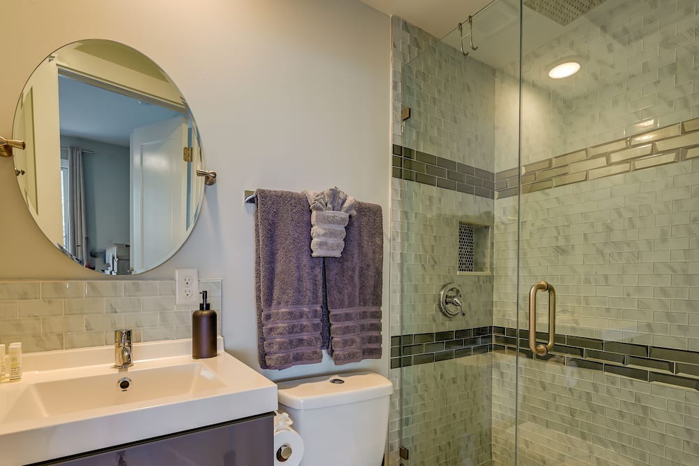 Photo of Bathroom in Isles of Capri