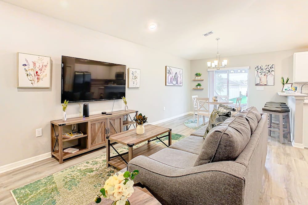 Photo of Livingroom in Auburndale