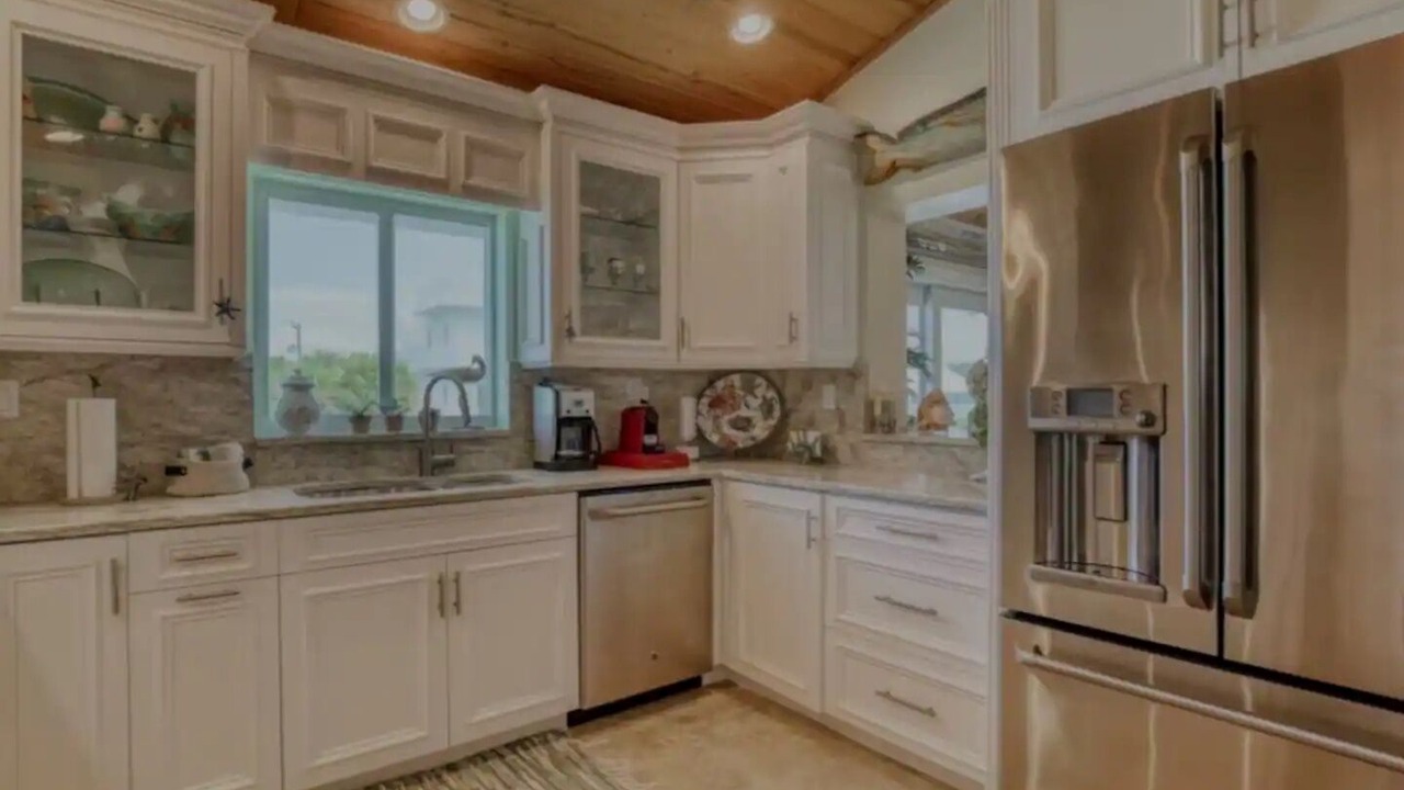Photo of Kitchen in Summerland Key