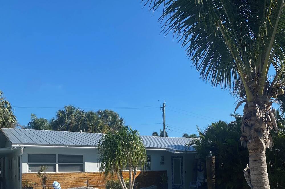 Photo of Outdoor in Beach Club Colony