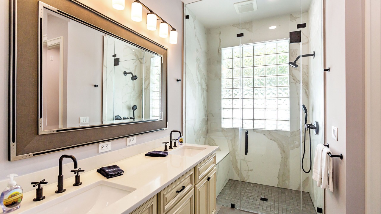 Photo of Bathroom in Naples Park