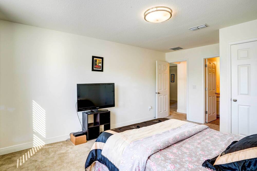 Photo of Bedroom in Seffner Community Alliance