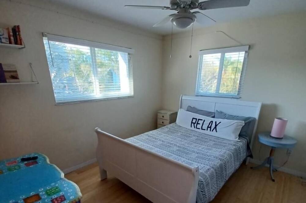 Photo of Bedroom in Indian River Estates