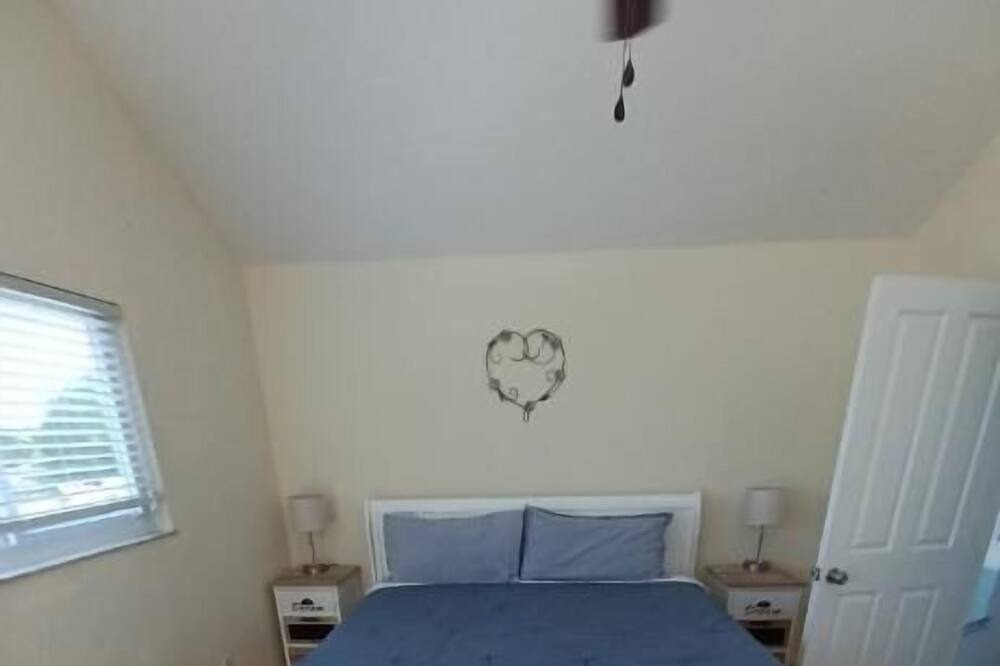 Photo of Bedroom in Indian River Estates