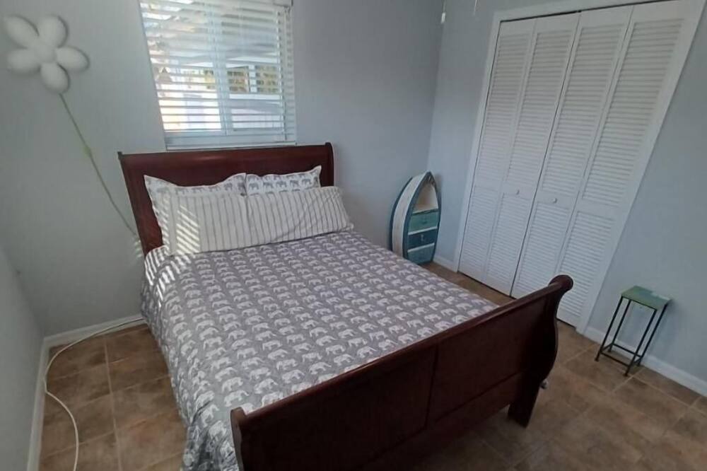 Photo of Bedroom in Indian River Estates