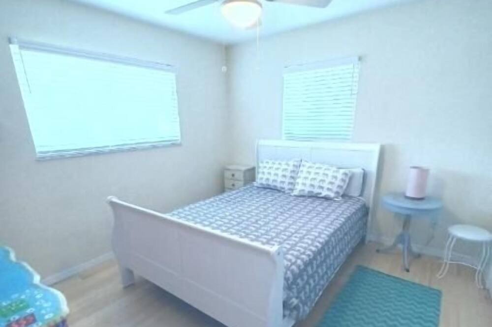 Photo of Bedroom in Indian River Estates
