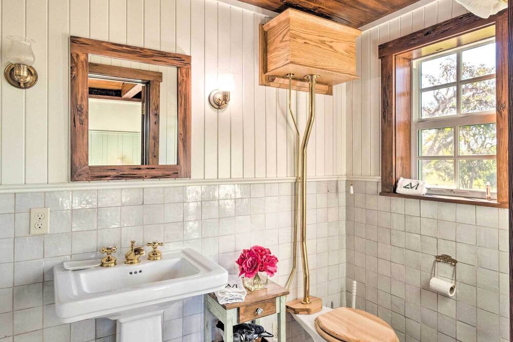 Photo of Bathroom in Myakka City