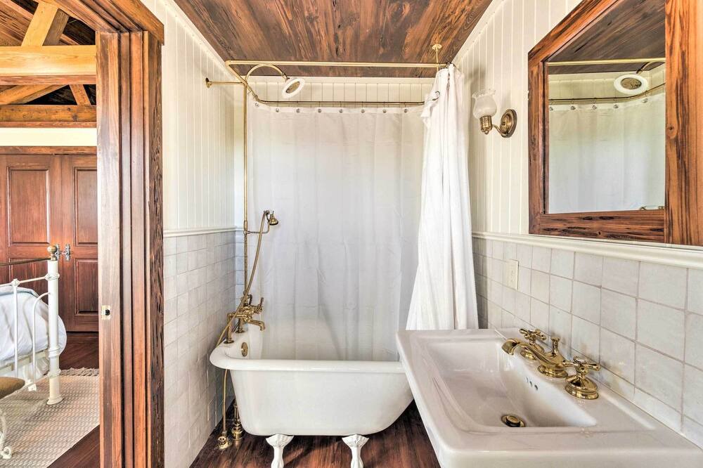 Photo of Bathroom in Myakka City