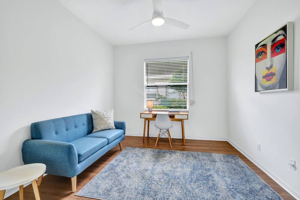 Photo of Livingroom in Naples