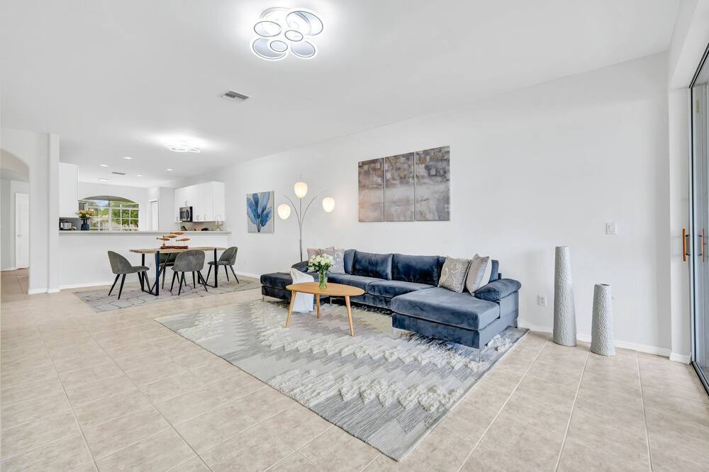 Photo of Livingroom in Naples