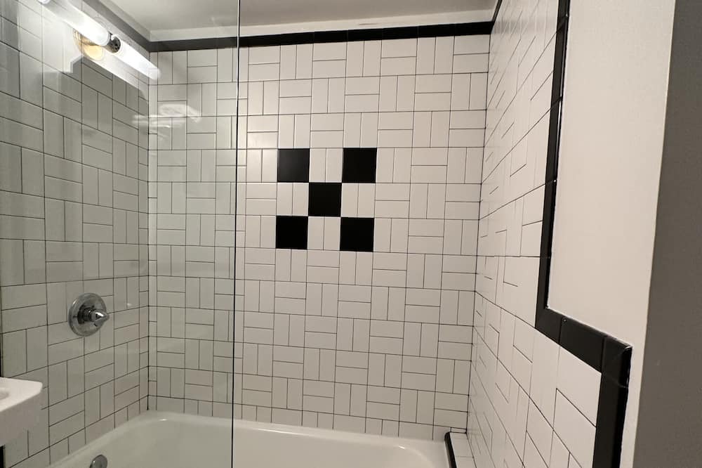 Photo of Bathroom in Overtown