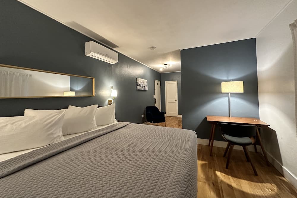 Photo of Bedroom in Overtown
