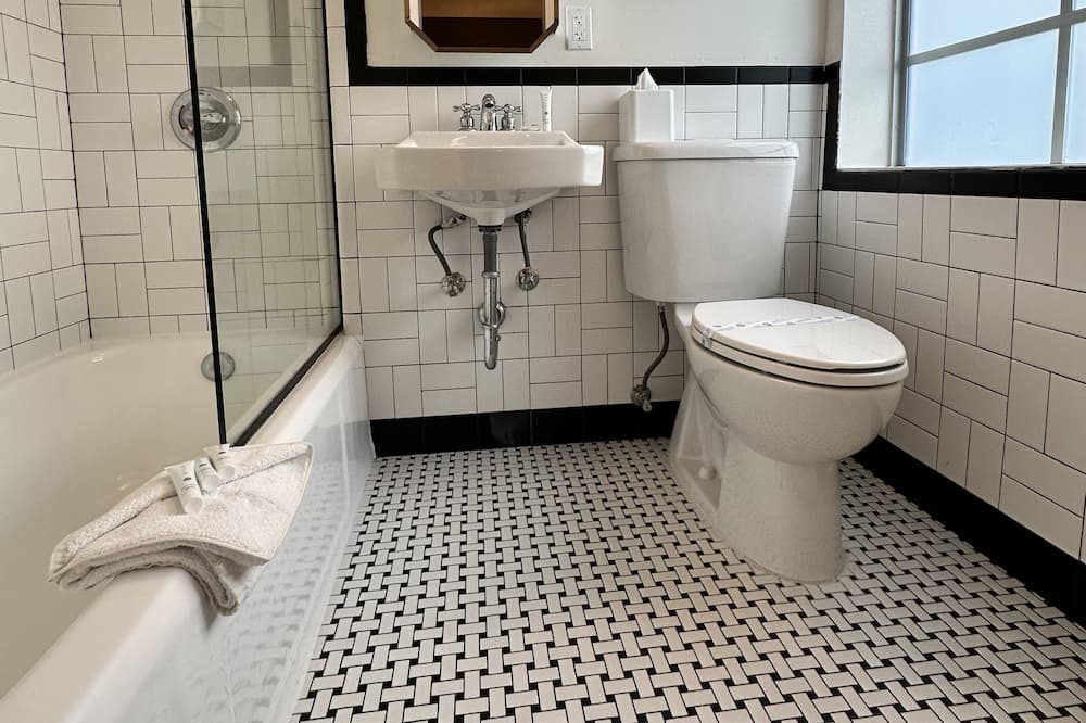 Photo of Bathroom in Overtown