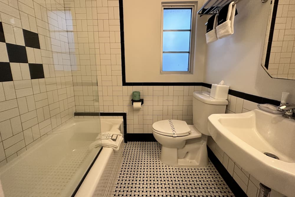 Photo of Bathroom in Overtown