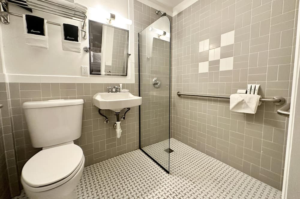 Photo of Bathroom in Overtown