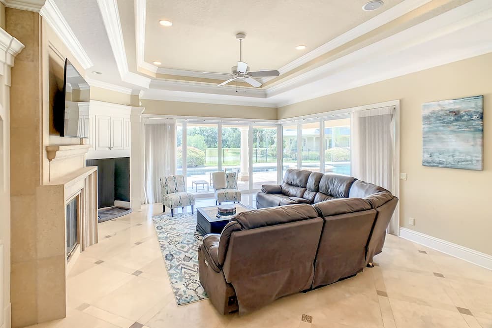 Photo of Livingroom in St. Cloud