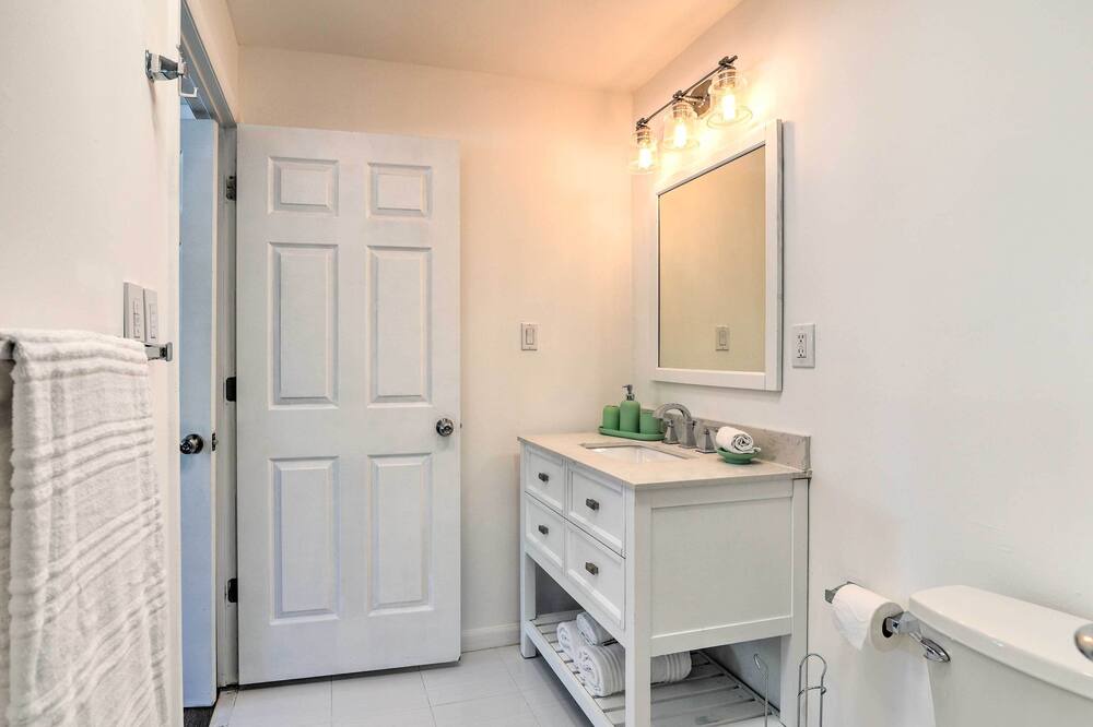 Photo of Bathroom in Coral Way