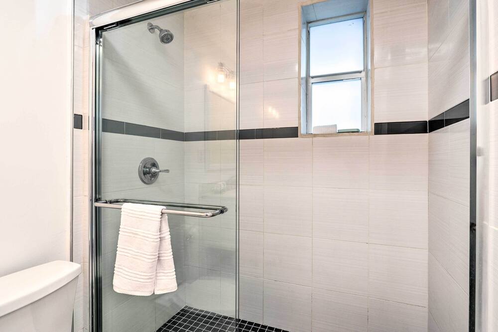 Photo of Bathroom in Coral Way