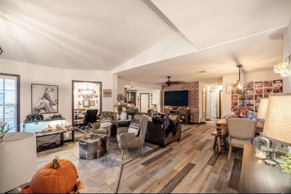 Photo of Livingroom in Arcadia