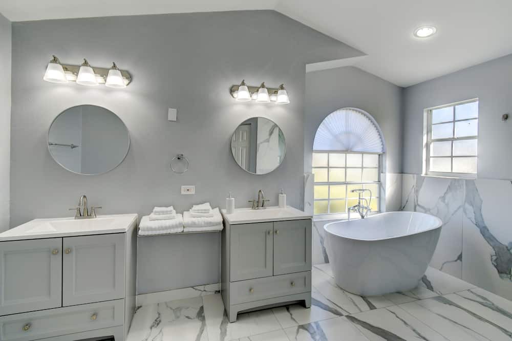 Photo of Bathroom in Port Saint Lucie