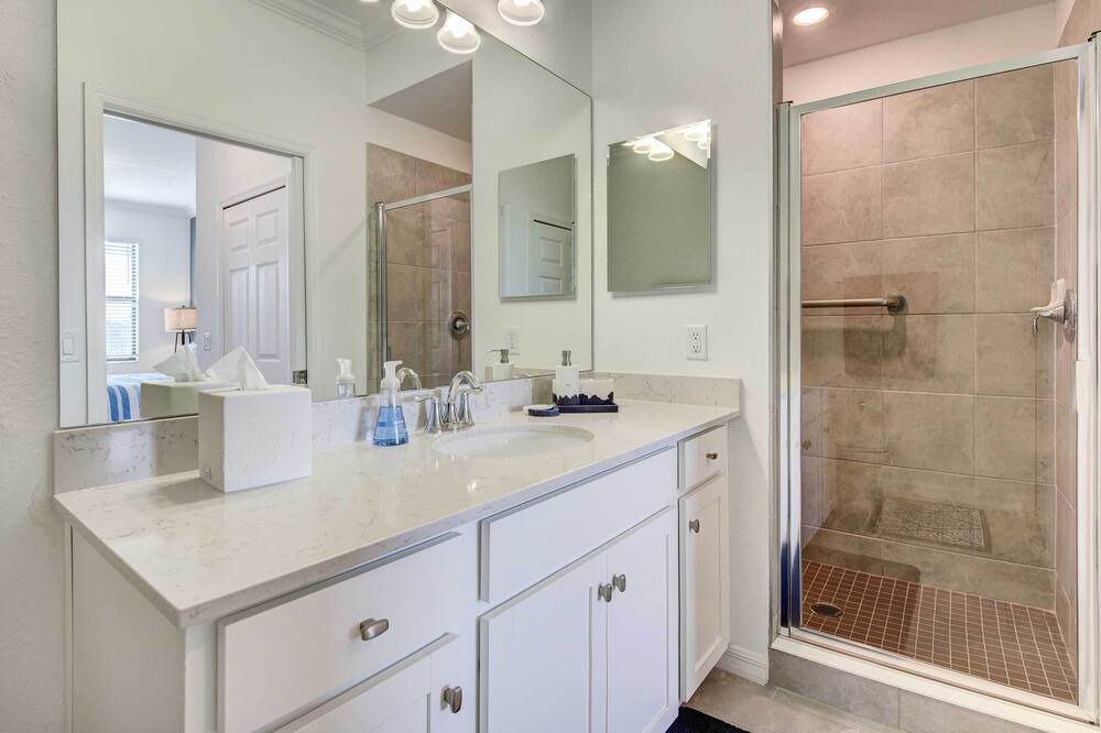 Photo of Bathroom in Lakewood Ranch
