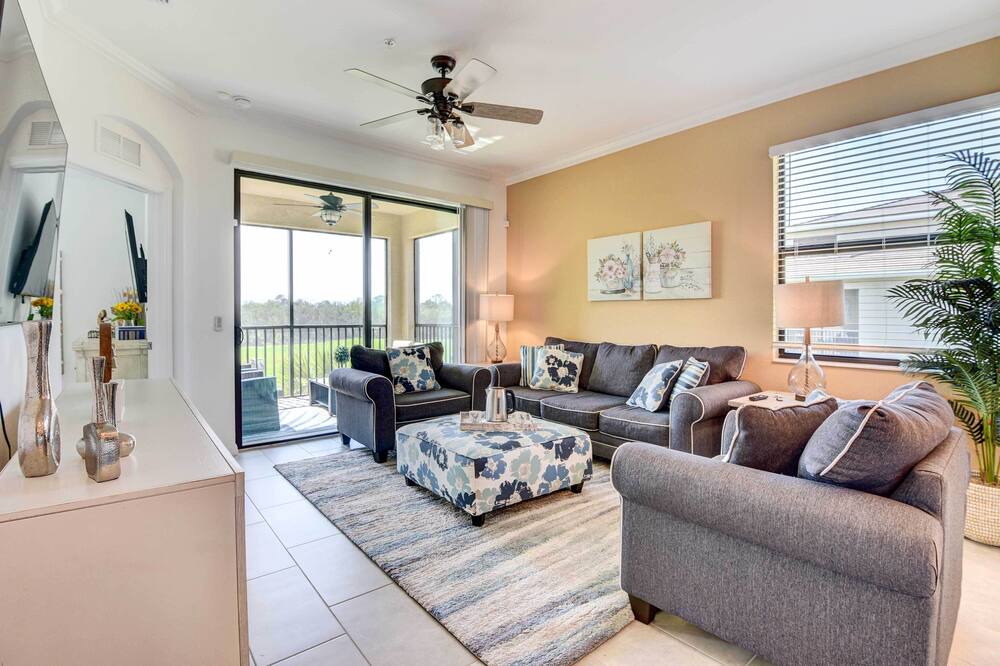 Photo of Livingroom in Lakewood Ranch