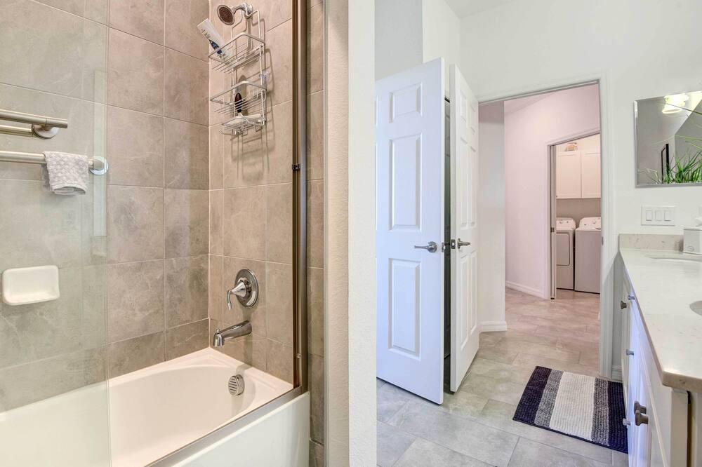 Photo of Bathroom in Lakewood Ranch