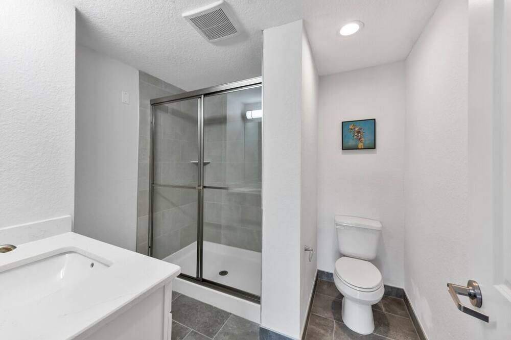 Photo of Bathroom in Indian Beach Sapphire Shores