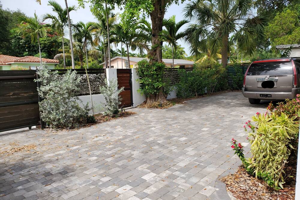 Photo of Outdoor in Northeast Miami
